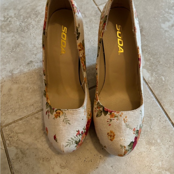 5/$25 Flower Wedges - Picture 3 of 4